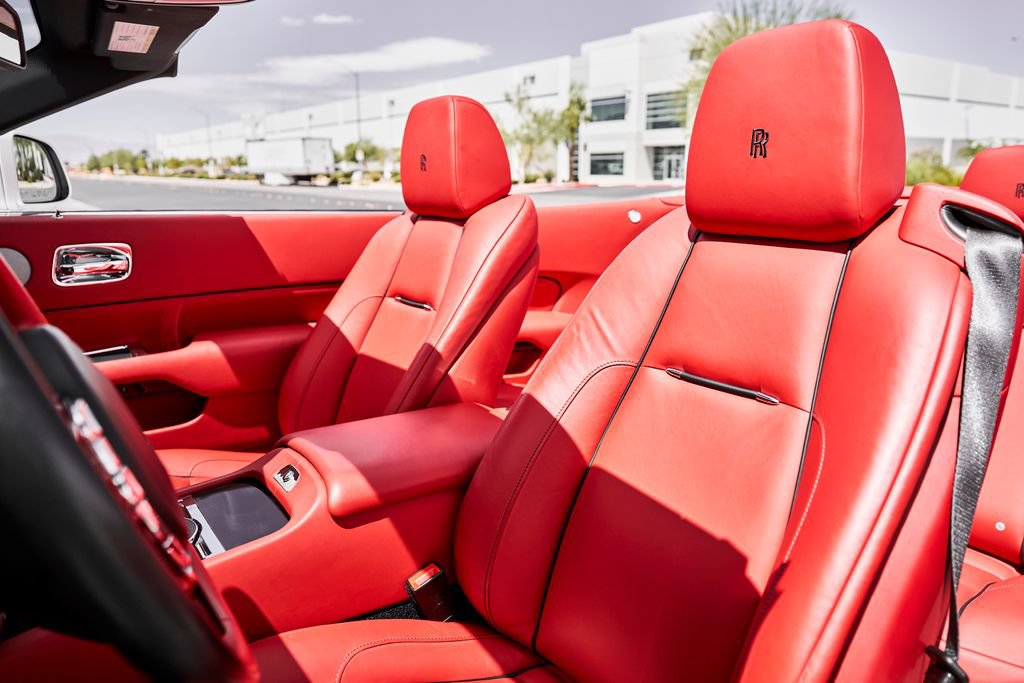 Used 2018 Rolls-Royce Dawn RWD image 45