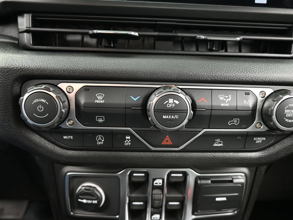 New 2026 Jeep Gladiator Sport AWD/4WD image 17