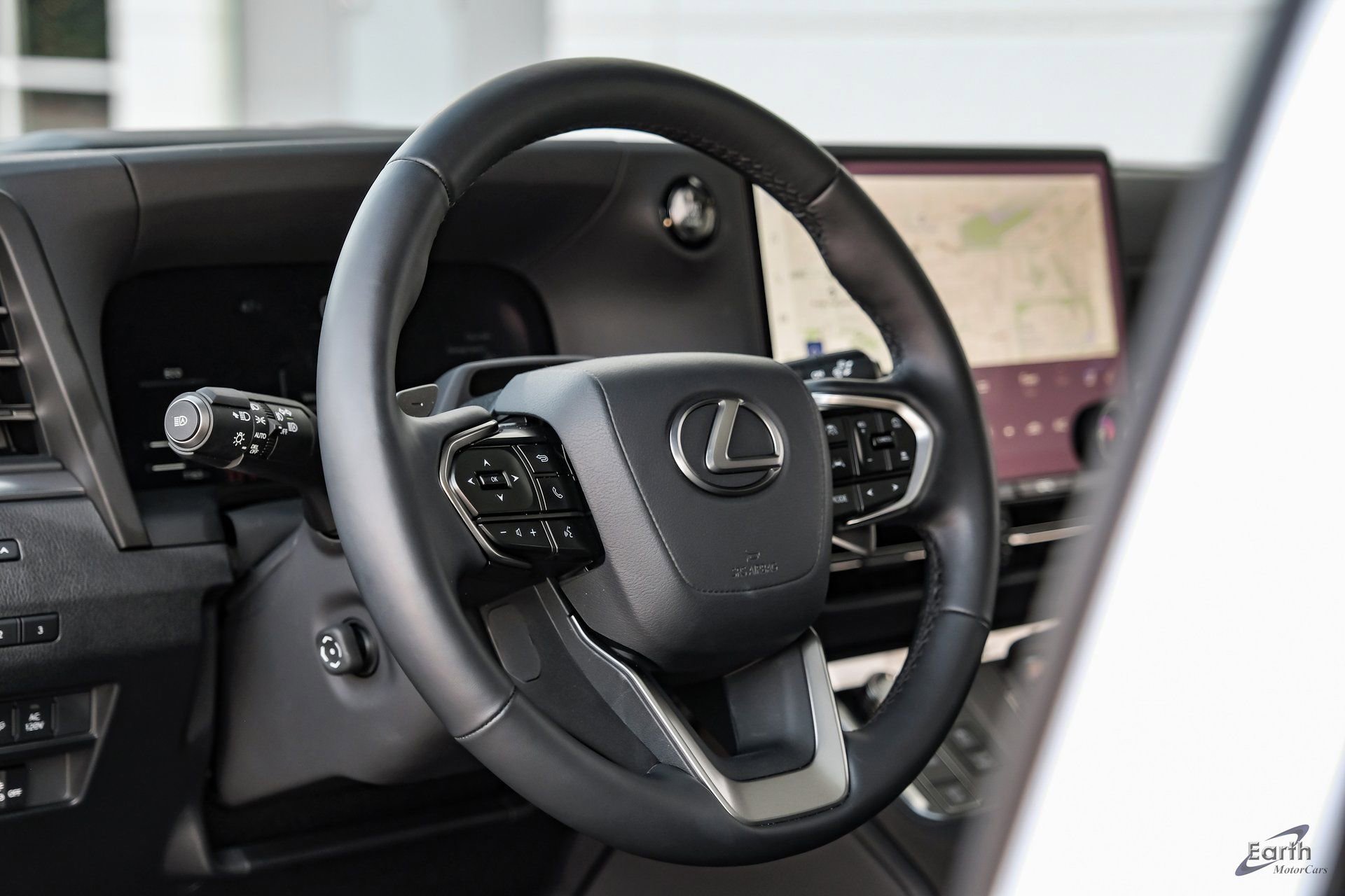 Used 2025 Lexus GX 550 550 Luxury+ HUD Vossen Wheels w/ Accessory Package (2T) image 31