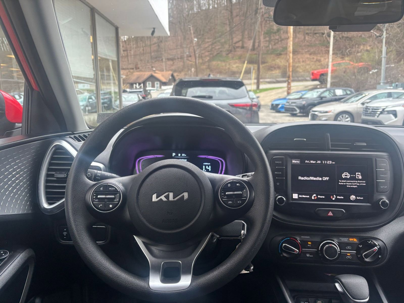 Used 2025 Kia Soul LX w/ LX Technology Package image 32