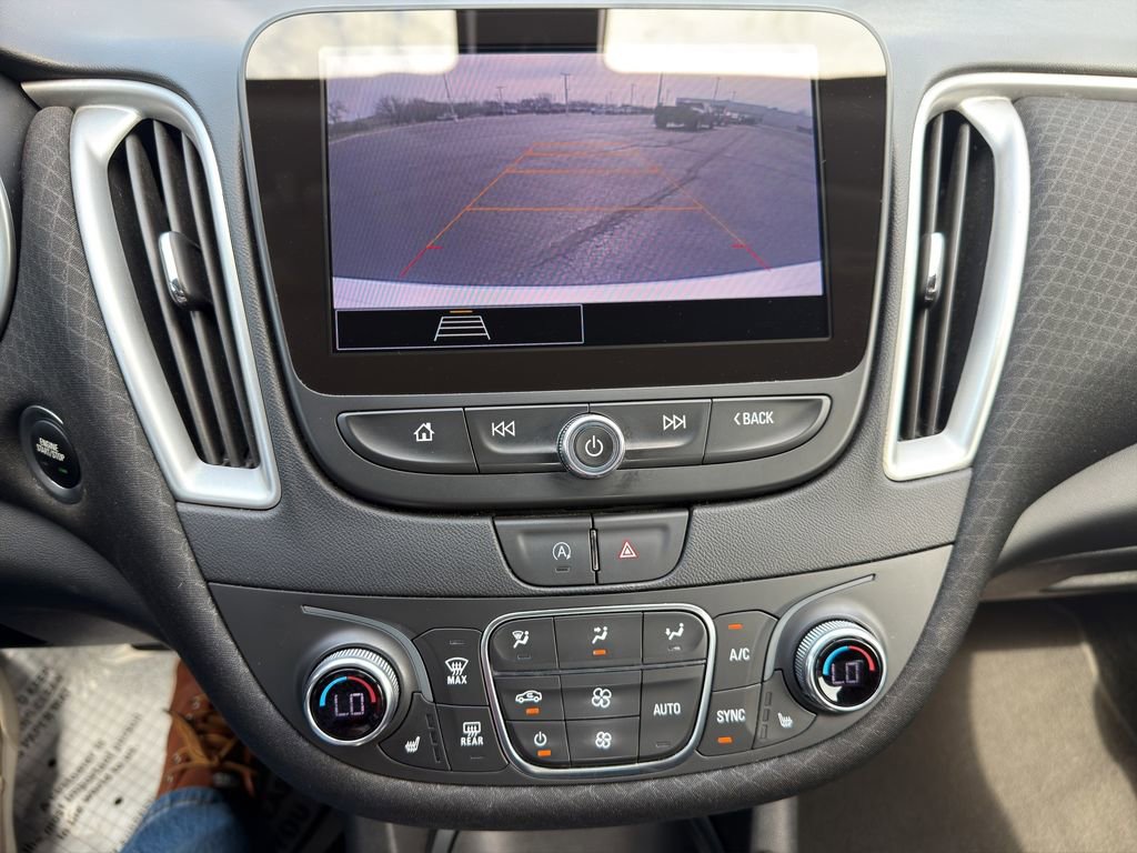 Used 2022 Chevrolet Malibu LT image 25