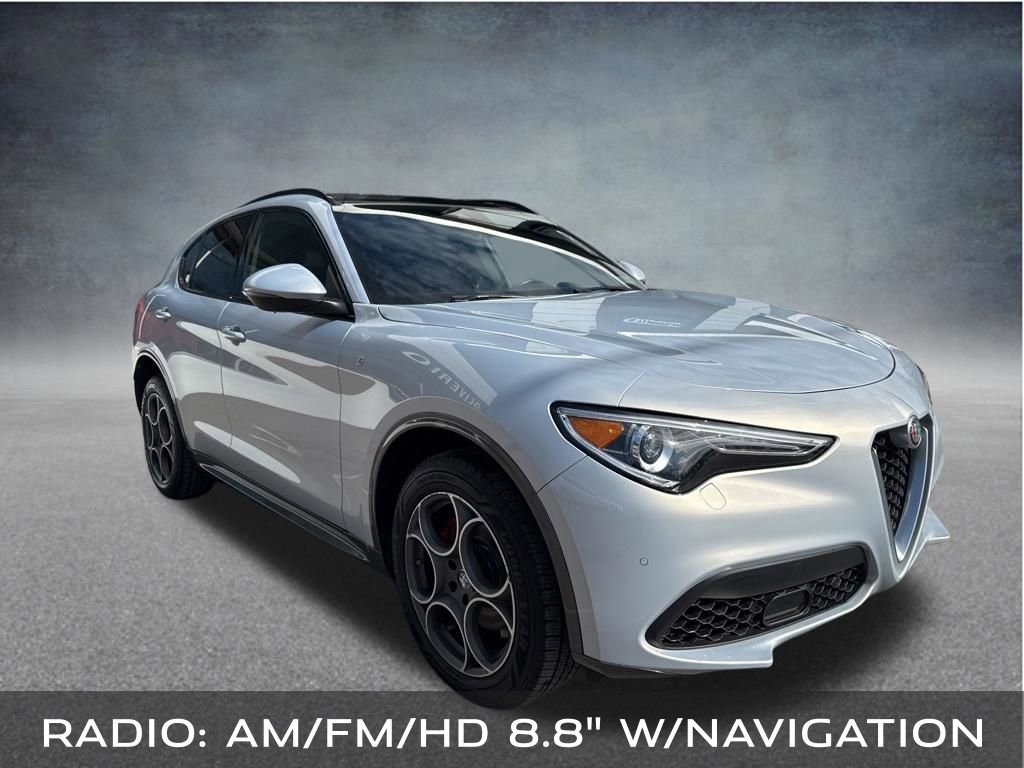 Used 2022 Alfa Romeo Stelvio Ti image 8