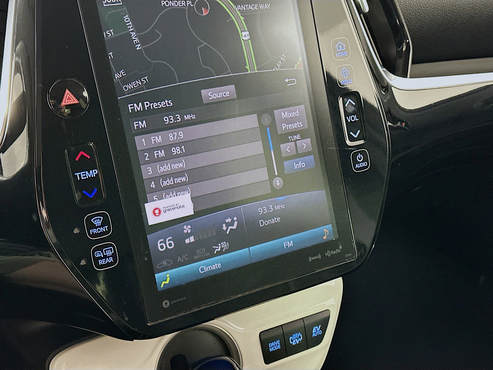 Used 2018 Toyota Prius Prime Premium FWD image 19