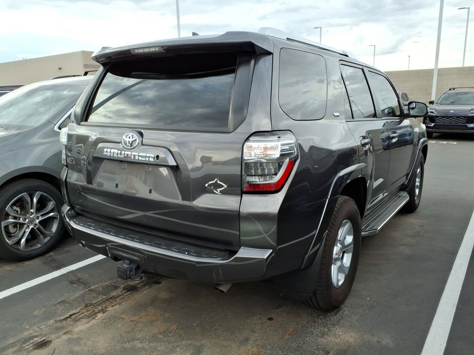 Used 2017 Toyota 4Runner SR5 Premium RWD image 4