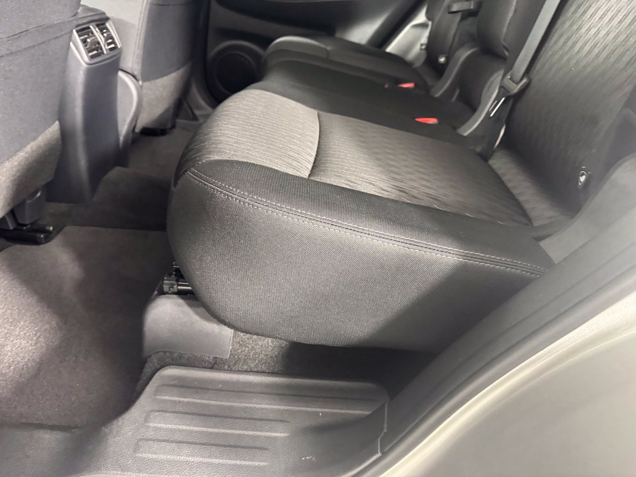 Used 2018 Nissan Rogue SV FWD image 27