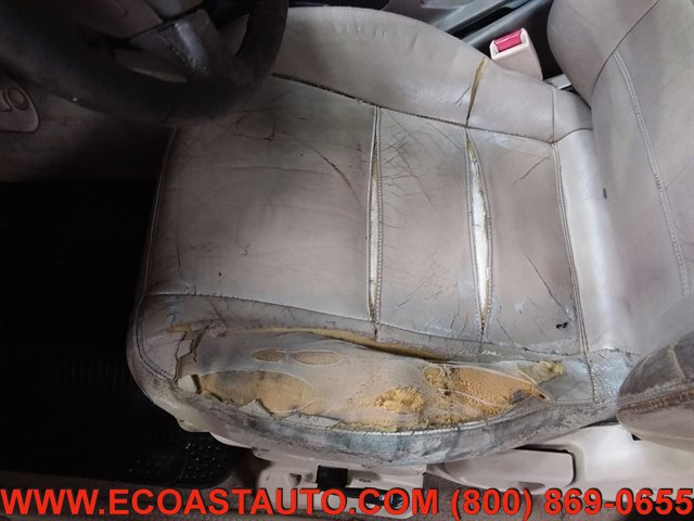 Used 1998 Nissan Pathfinder SE AWD/4WD image 16