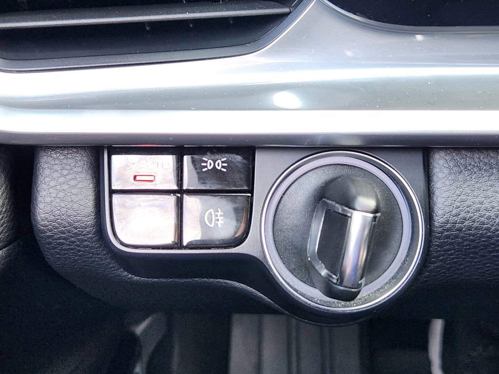 Used 2018 Porsche Panamera 4 image 23