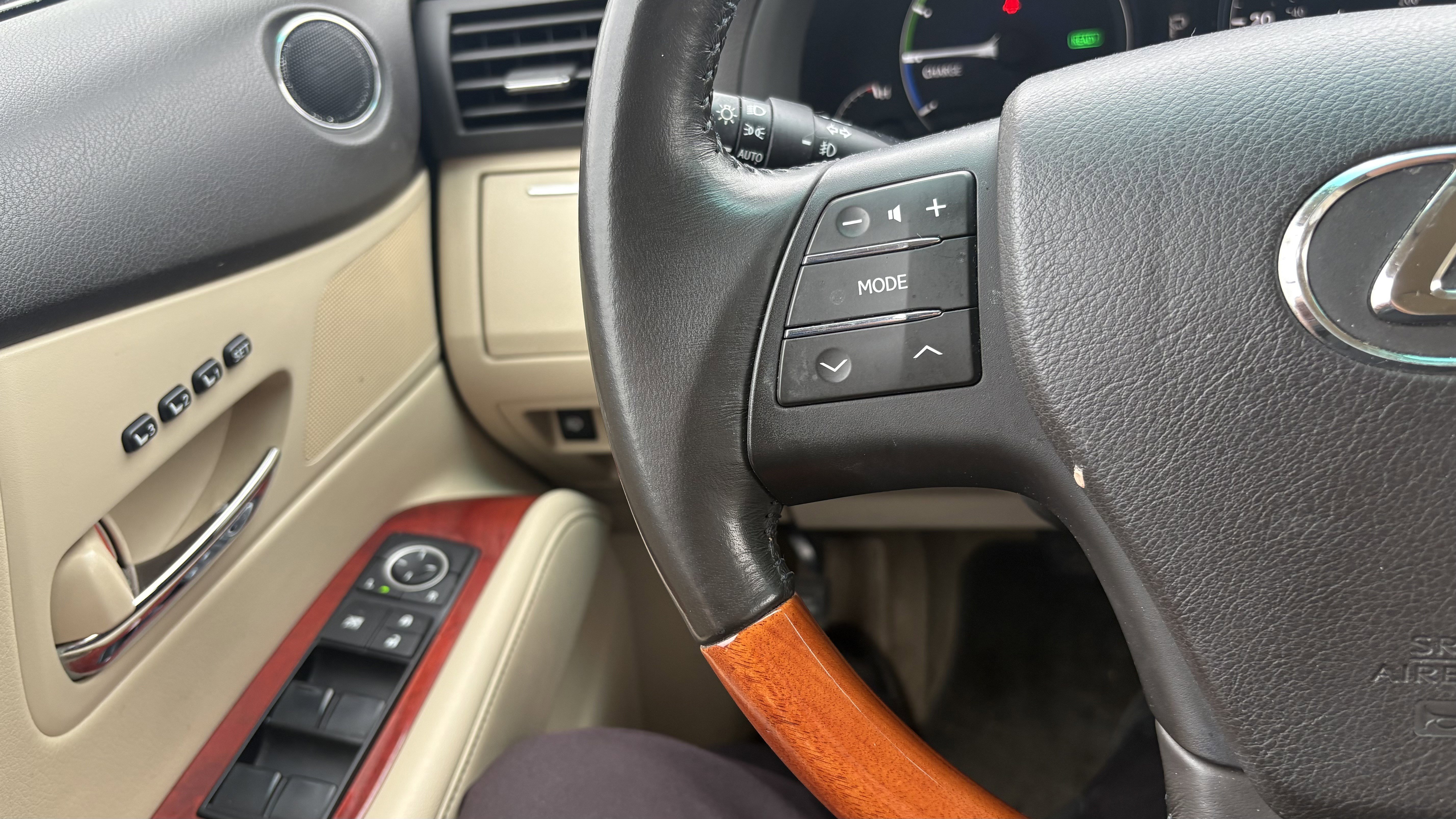 Used 2012 Lexus RX 450h AWD image 20