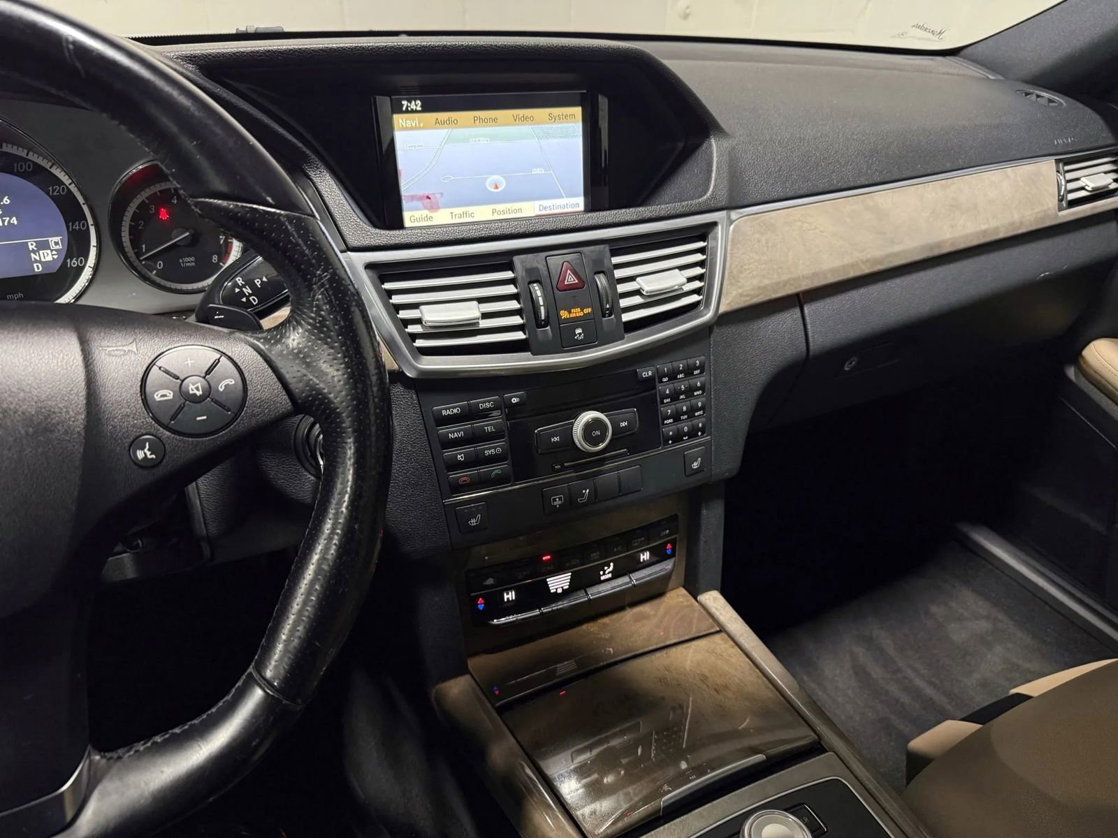 Used 2010 Mercedes-Benz E 350 E 350 4MATIC Sedan 4D image 34