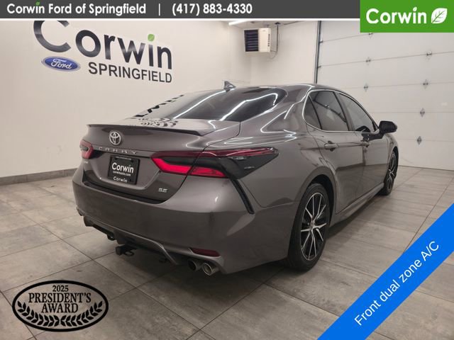 Used 2022 Toyota Camry SE image 5