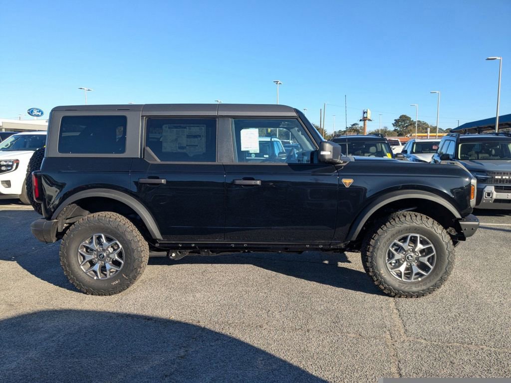 New 2025 Ford Bronco Badlands image 3
