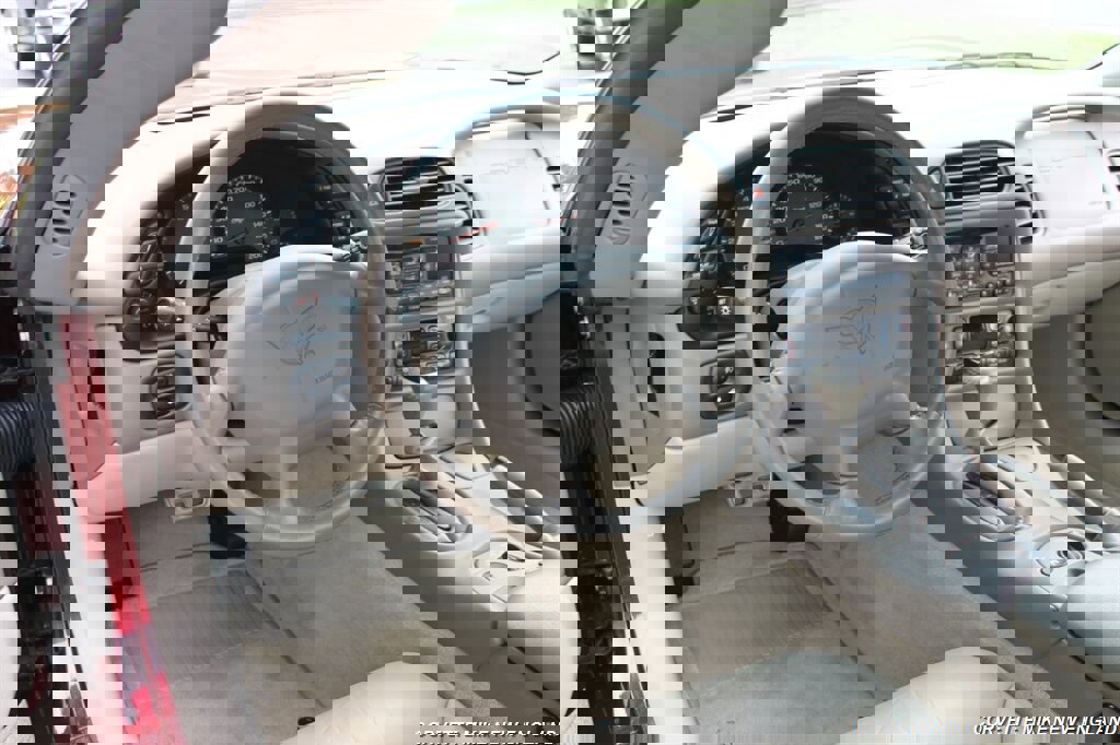 Used 2003 Chevrolet Corvette 50th Anniversary Edition w/ Preferred Equipment Group image 33