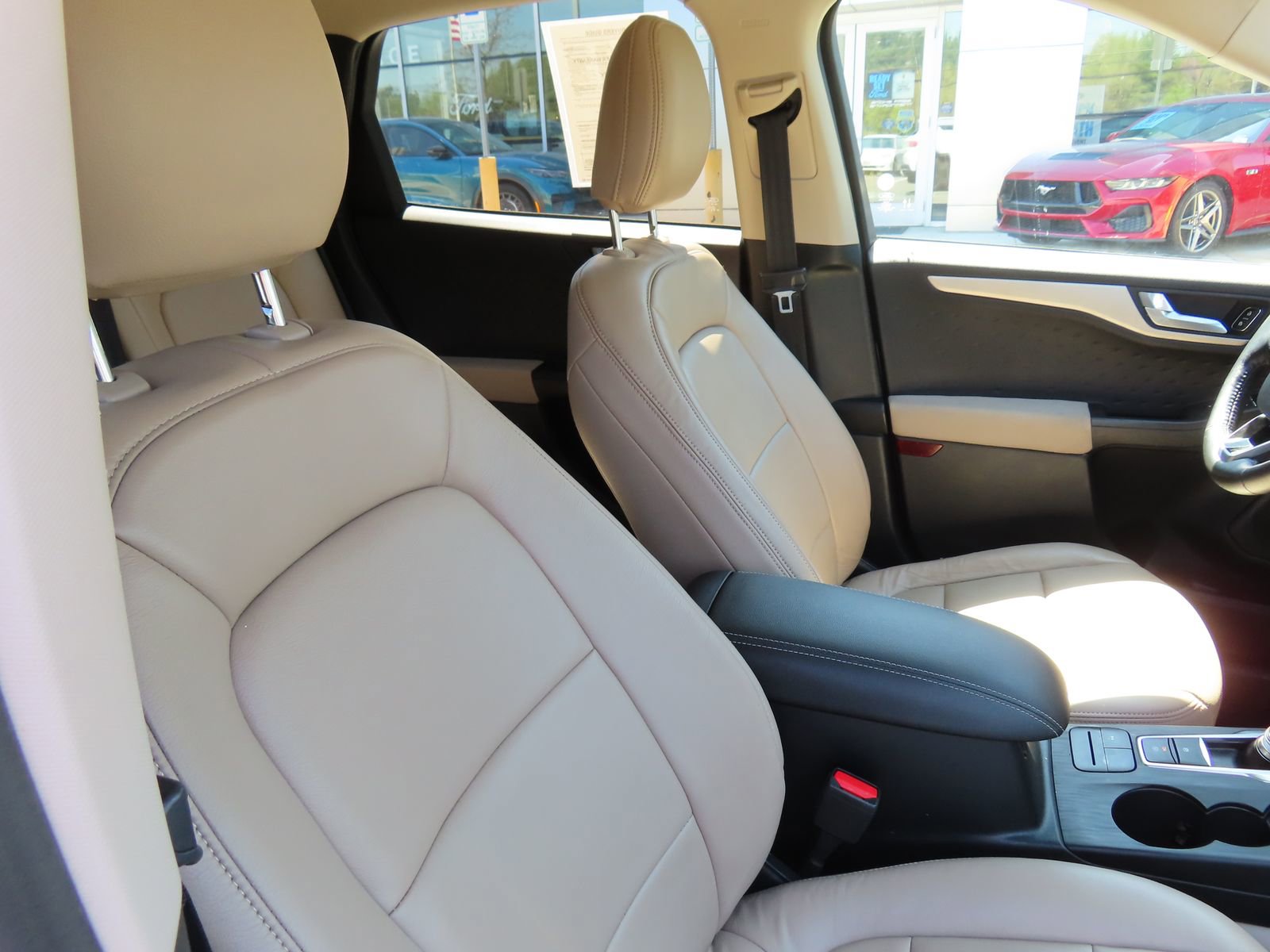 Used 2020 Ford Escape SE Sport image 32