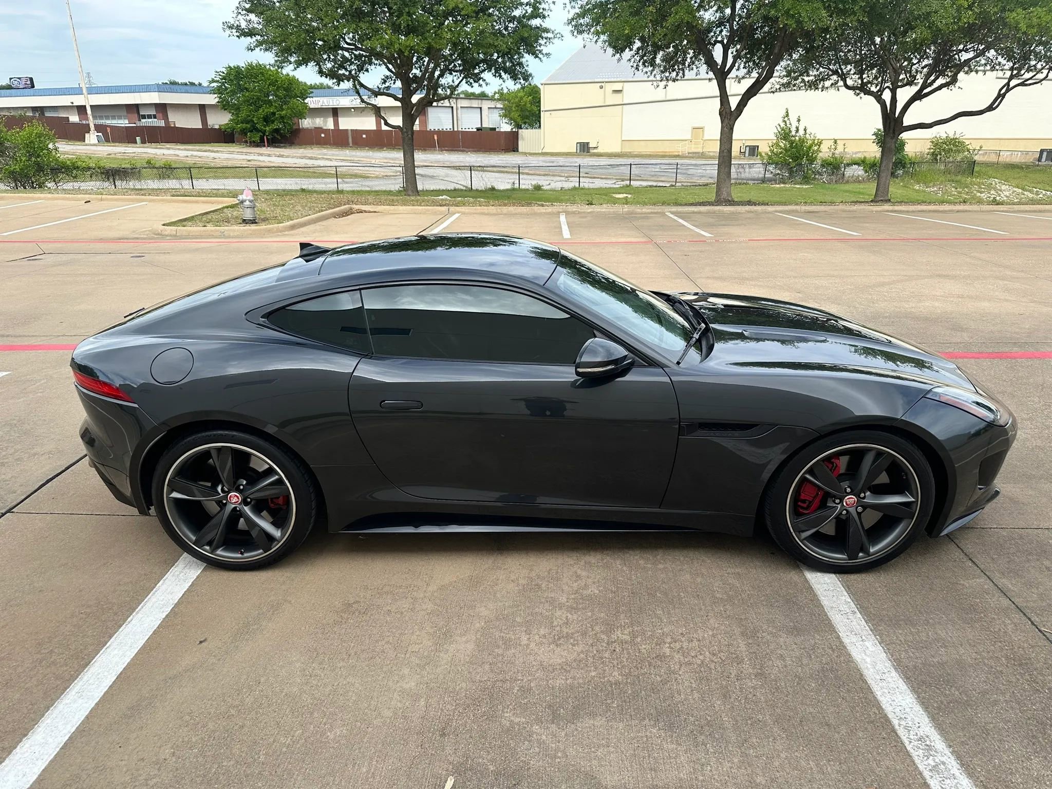 Used 2015 Jaguar F-TYPE R RWD image 7