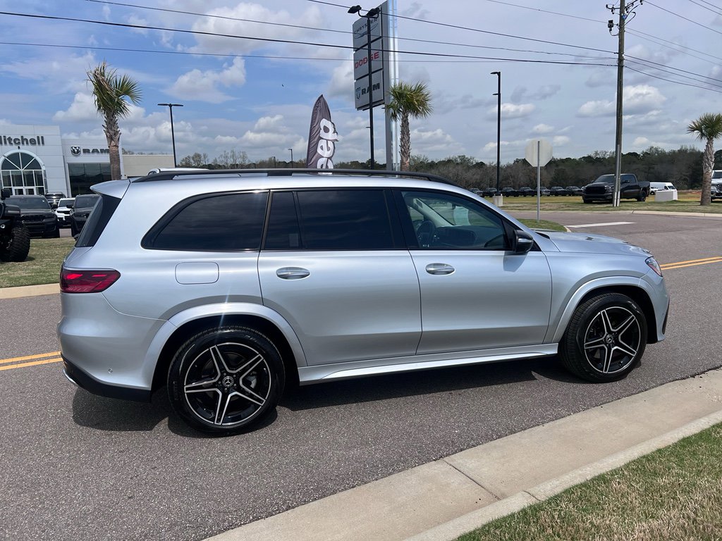 Used 2025 Mercedes-Benz GLS 450 4MATIC image 2