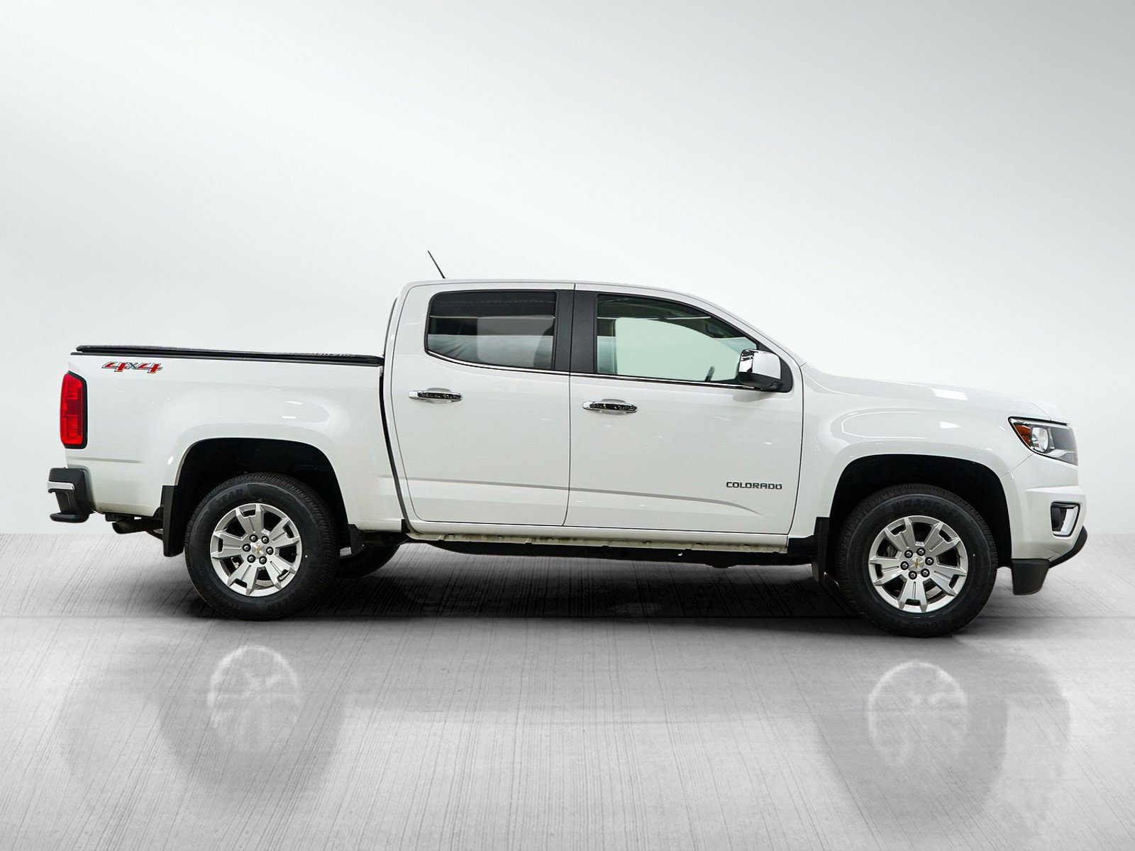 Used 2017 Chevrolet Colorado LT w/ Luxury Package, Chrome AWD/4WD image 6