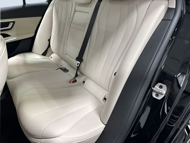 Used 2025 Mercedes-Benz E 350 4MATIC Sedan image 31