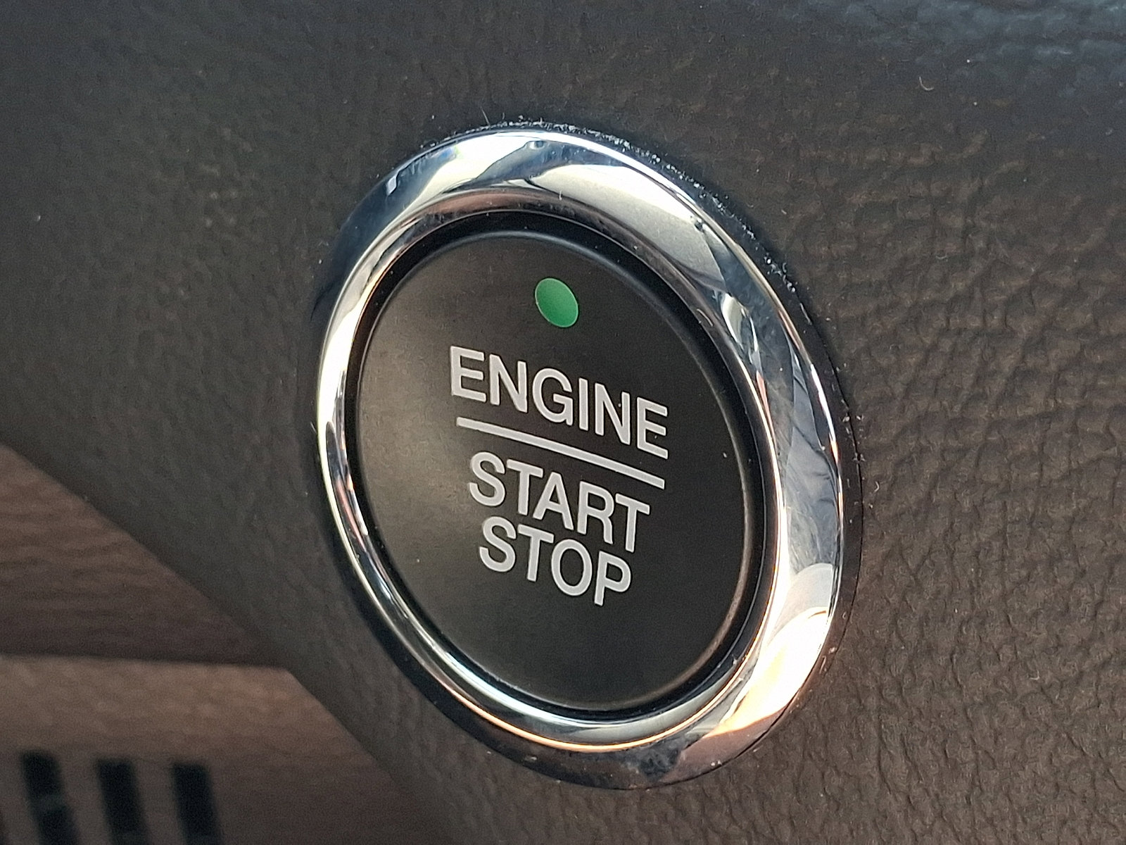 Used 2020 Ford Edge SEL w/ Convenience Package AWD/4WD image 26