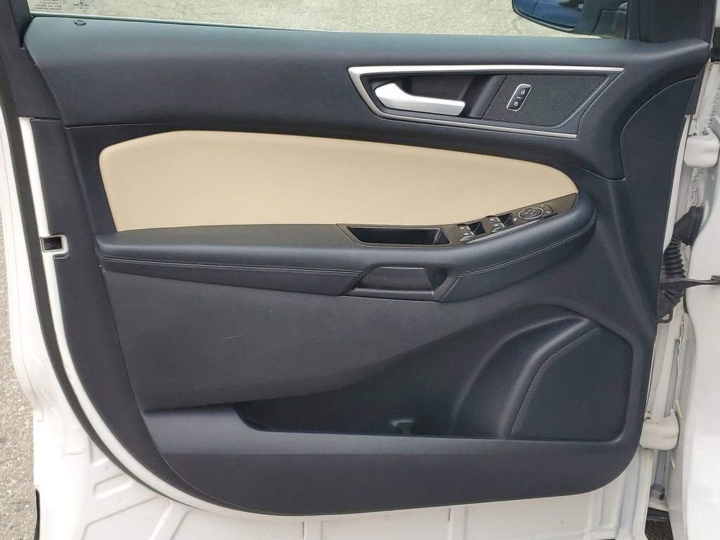 Used 2019 Ford Edge SEL w/ Equipment Group 201A image 9