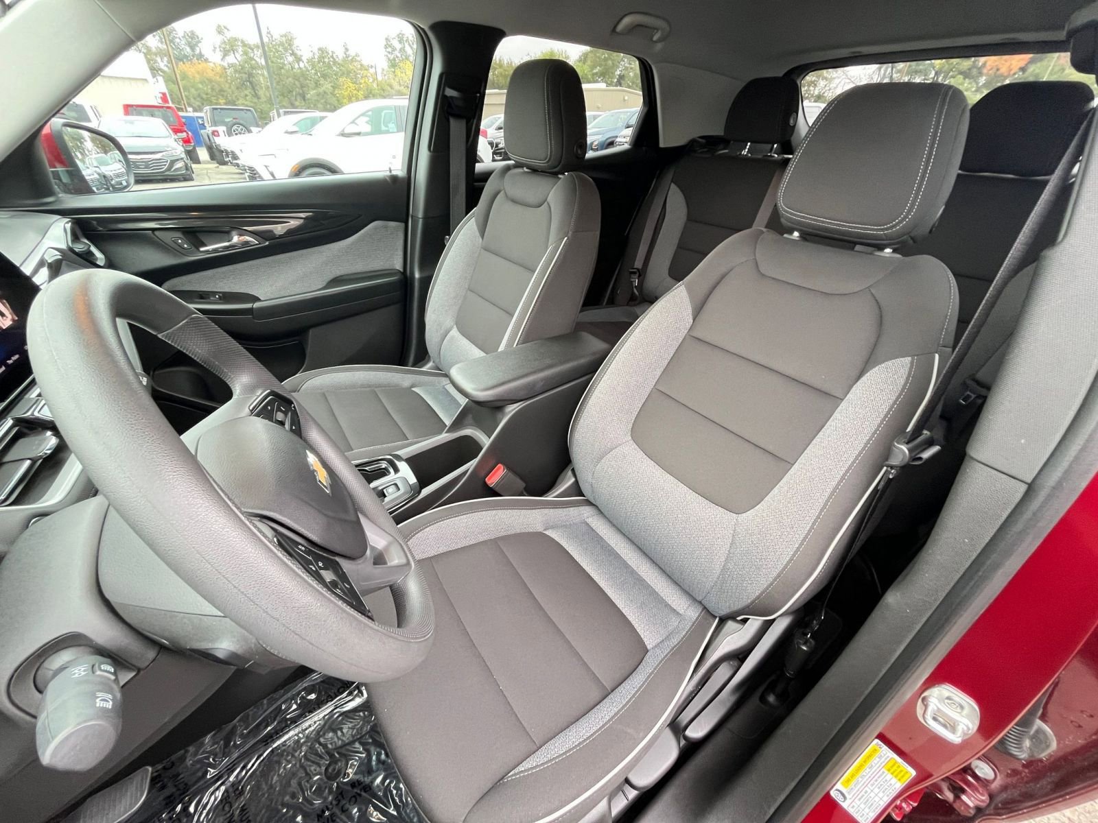 Used 2025 Chevrolet TrailBlazer LT image 34