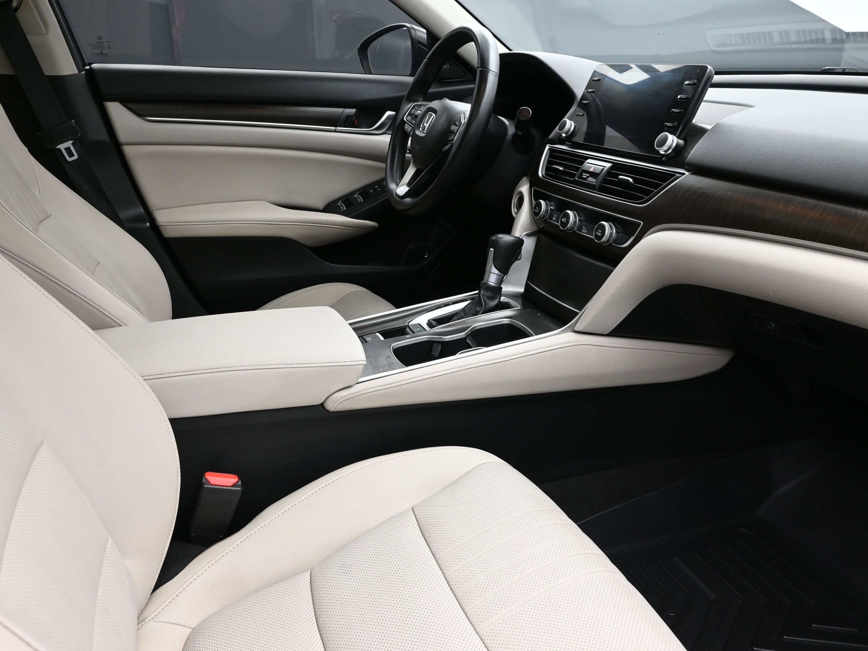 Used 2018 Honda Accord EX-L image 26