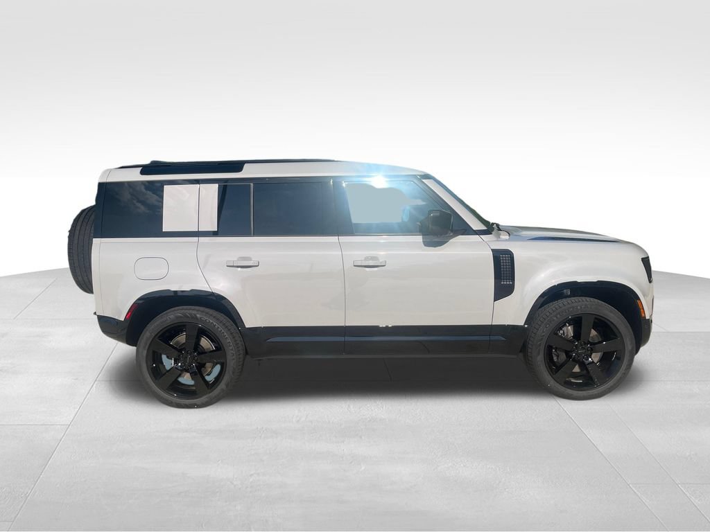 New 2026 Land Rover Defender 110 X-Dynamic SE AWD/4WD image 6