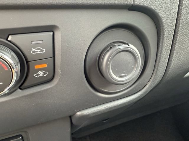 New 2025 Nissan Frontier SV w/ SV Convenience Package image 7