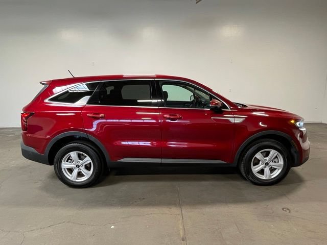 Used 2022 Kia Sorento LX AWD/4WD image 2