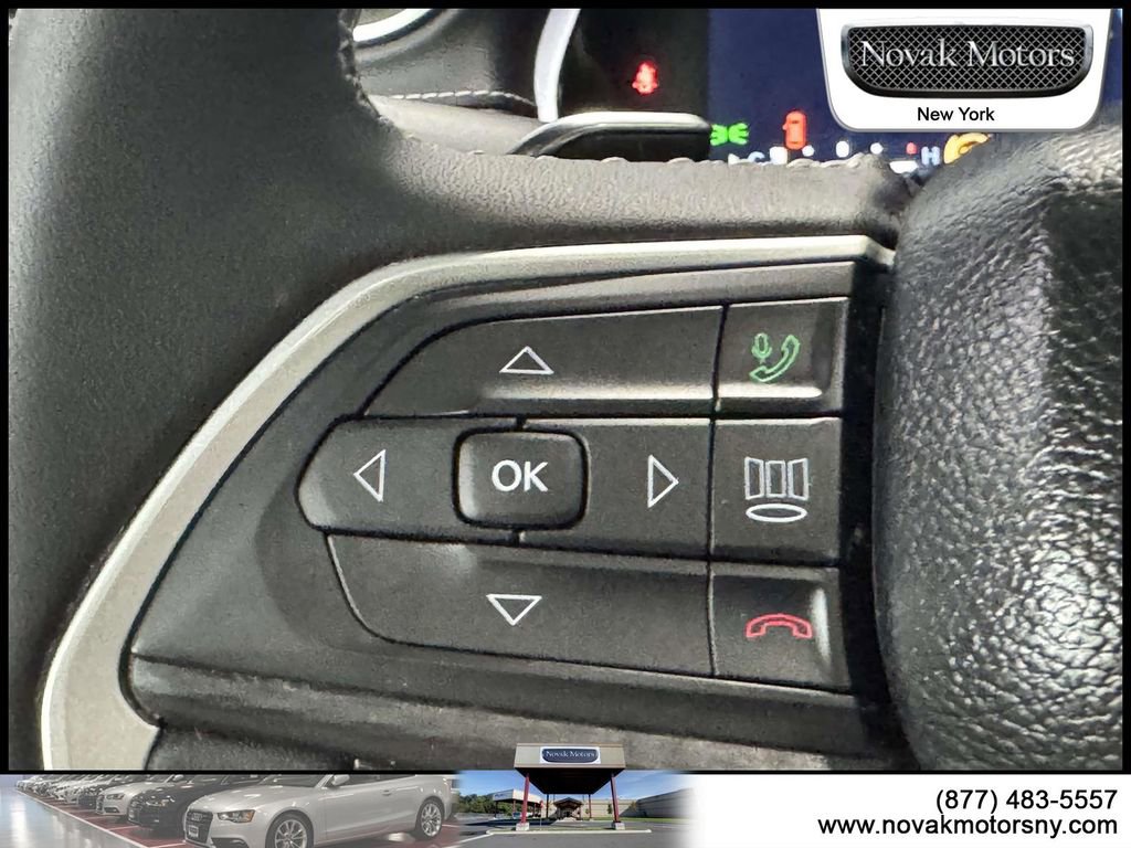 Used 2023 Jeep Grand Cherokee L Laredo w/ Luxury Tech Group I AWD/4WD image 17