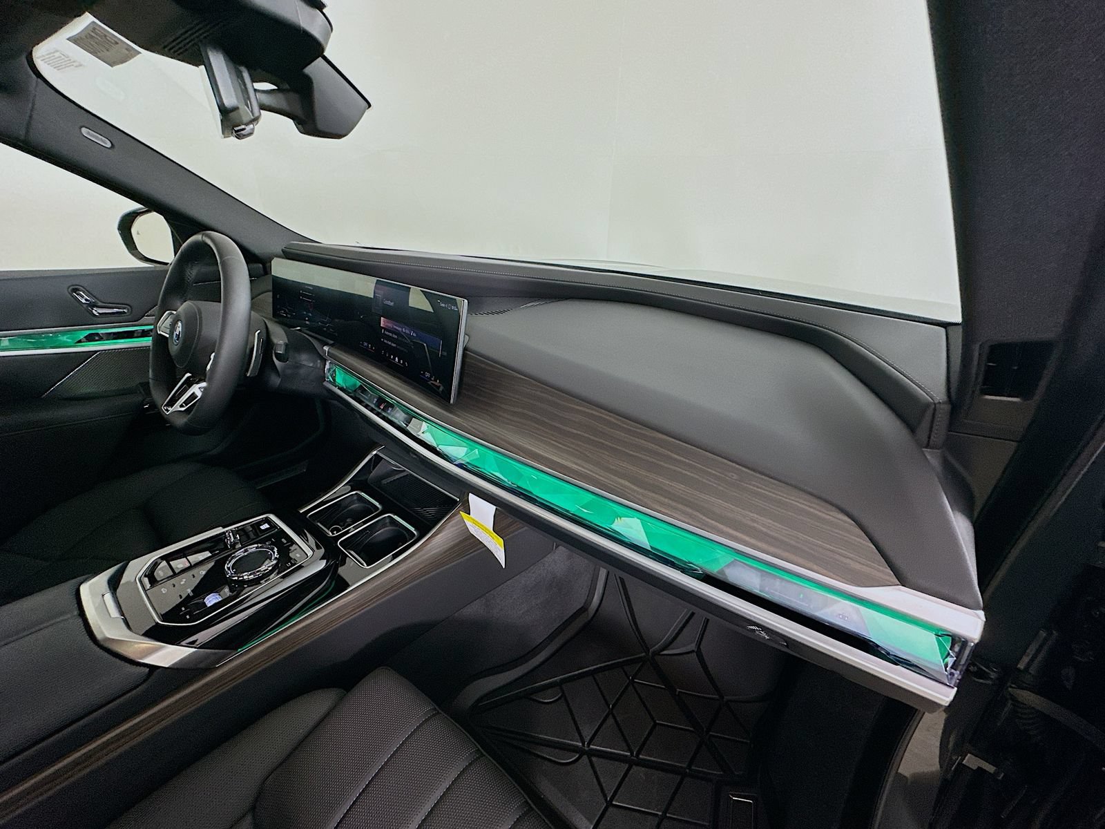 New 2026 BMW 750e xDrive w/ Executive Package AWD/4WD image 44