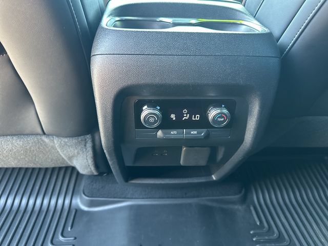 Used 2025 GMC Acadia AT4 AWD/4WD image 25