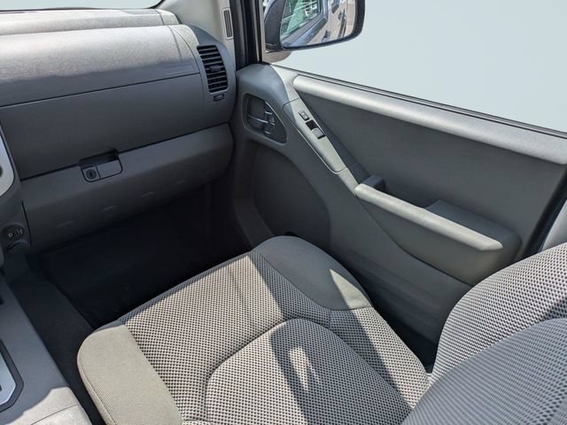 Used 2021 Nissan Frontier SV w/ Midnight Edition Floor Mats RWD image 17