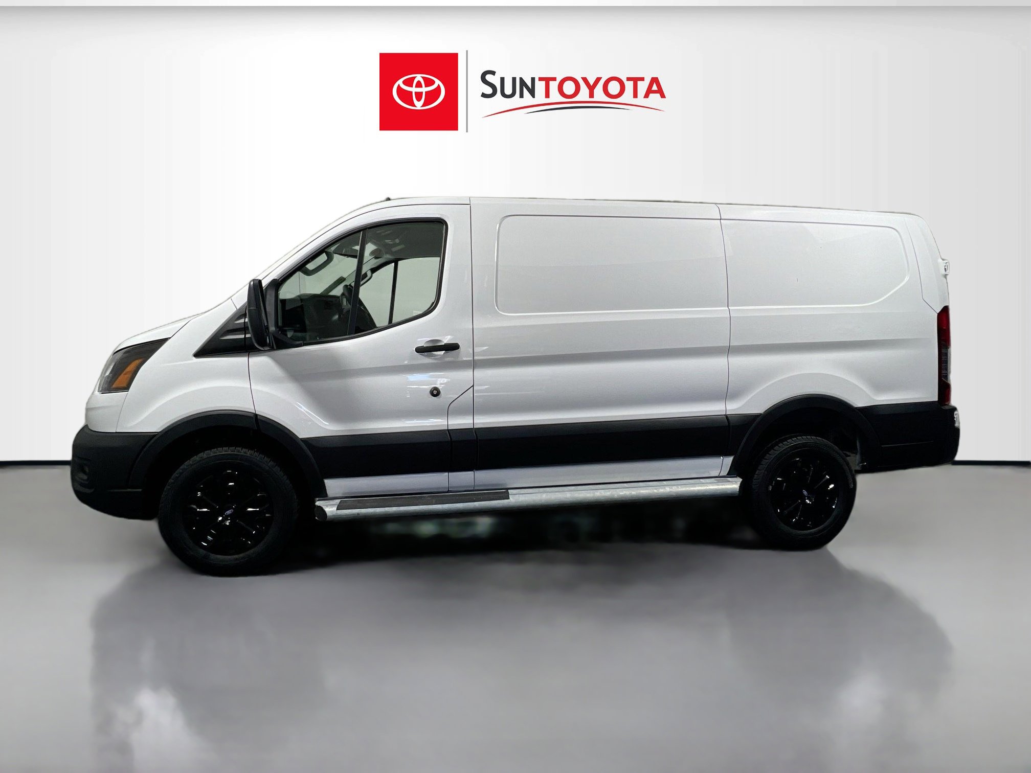 Used 2024 Ford Transit 250 Low Roof w/ Exterior Upgrade Package image 7