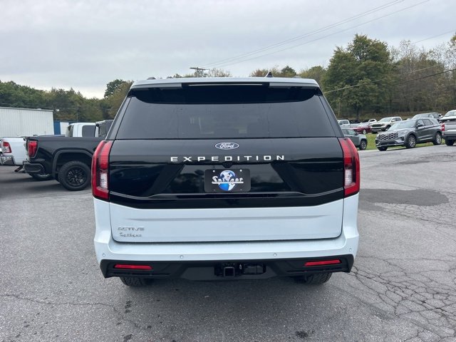 New 2025 Ford Expedition Active image 5