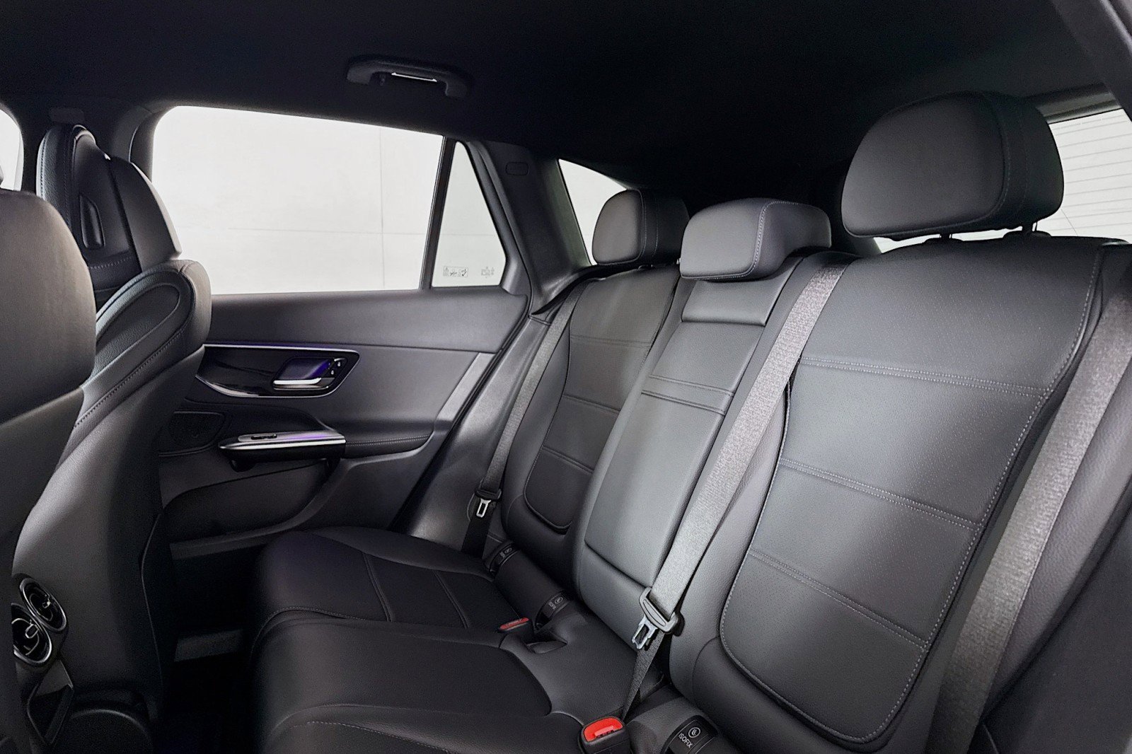 Certified 2025 Mercedes-Benz GLC 300 image 9