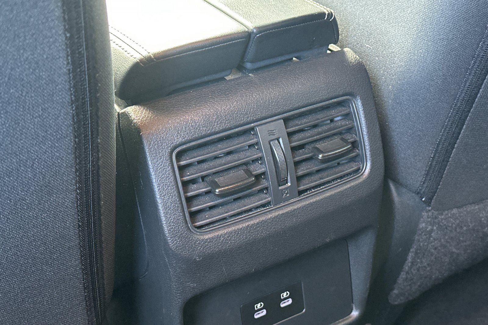 Used 2024 Nissan Rogue SV image 14