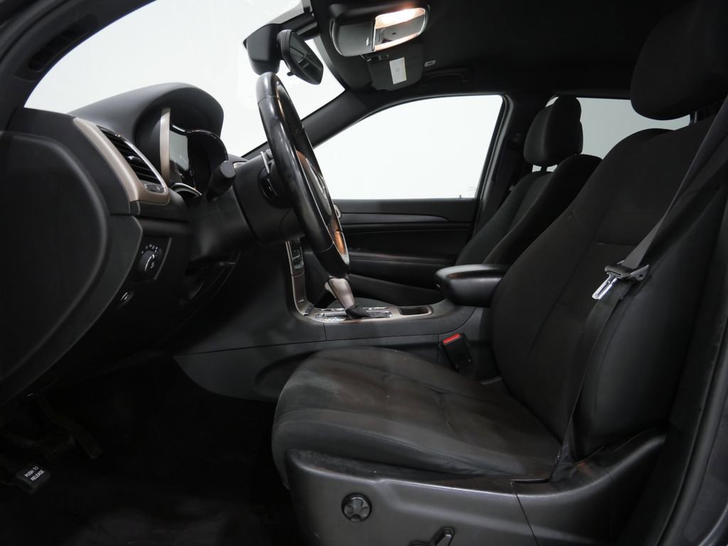 Used 2017 Jeep Grand Cherokee Laredo w/ Quick Order Package 23E AWD/4WD image 12