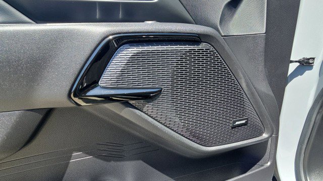 Used 2025 Chevrolet Silverado EV LT w/ LT Premium Package image 23