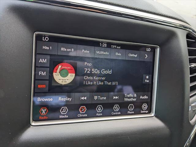 Used 2019 Jeep Grand Cherokee Laredo w/ Security & Convenience Group AWD/4WD image 24
