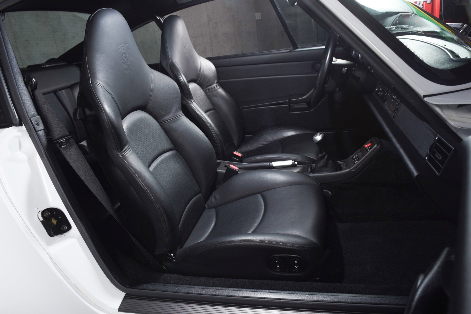 Used 1998 Porsche 911 Carrera S image 12