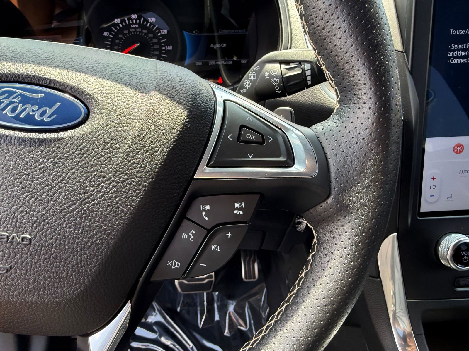 Used 2024 Ford Edge ST image 26