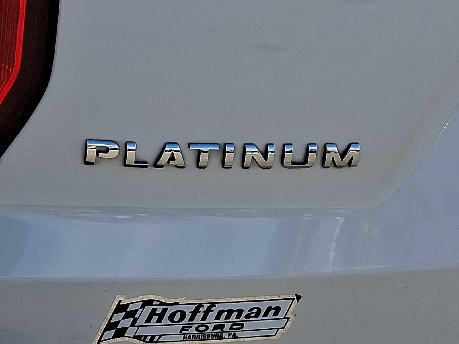 Certified 2018 Ford Explorer Platinum image 33