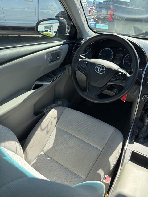 Used 2016 Toyota Camry LE FWD image 9