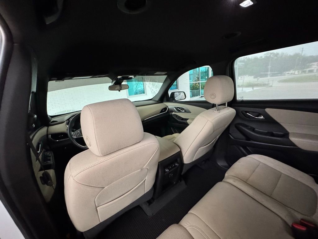 Used 2022 Chevrolet Traverse LS image 22