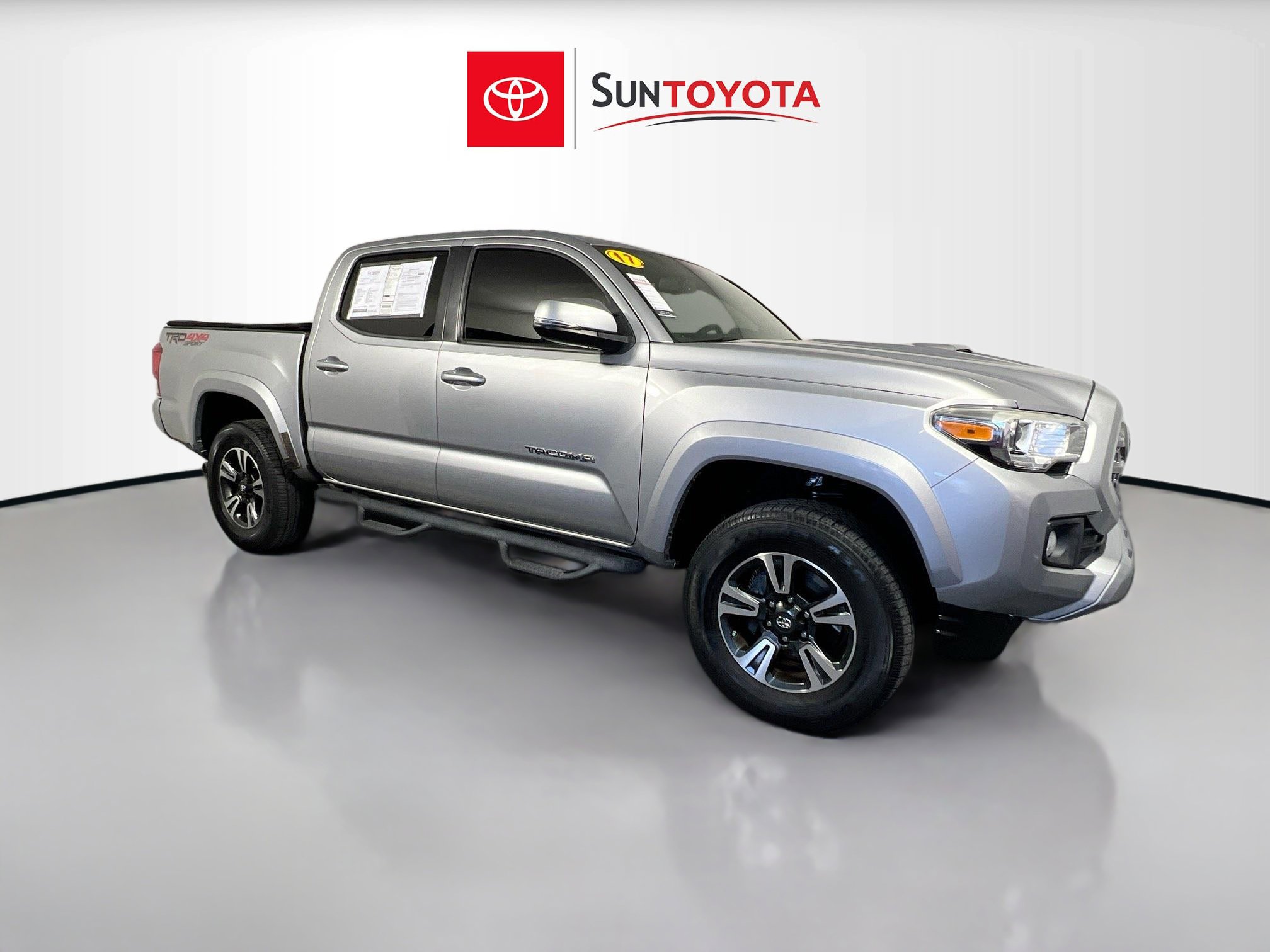 Used 2017 Toyota Tacoma TRD Sport w/ Tow Package (A/T) image 1