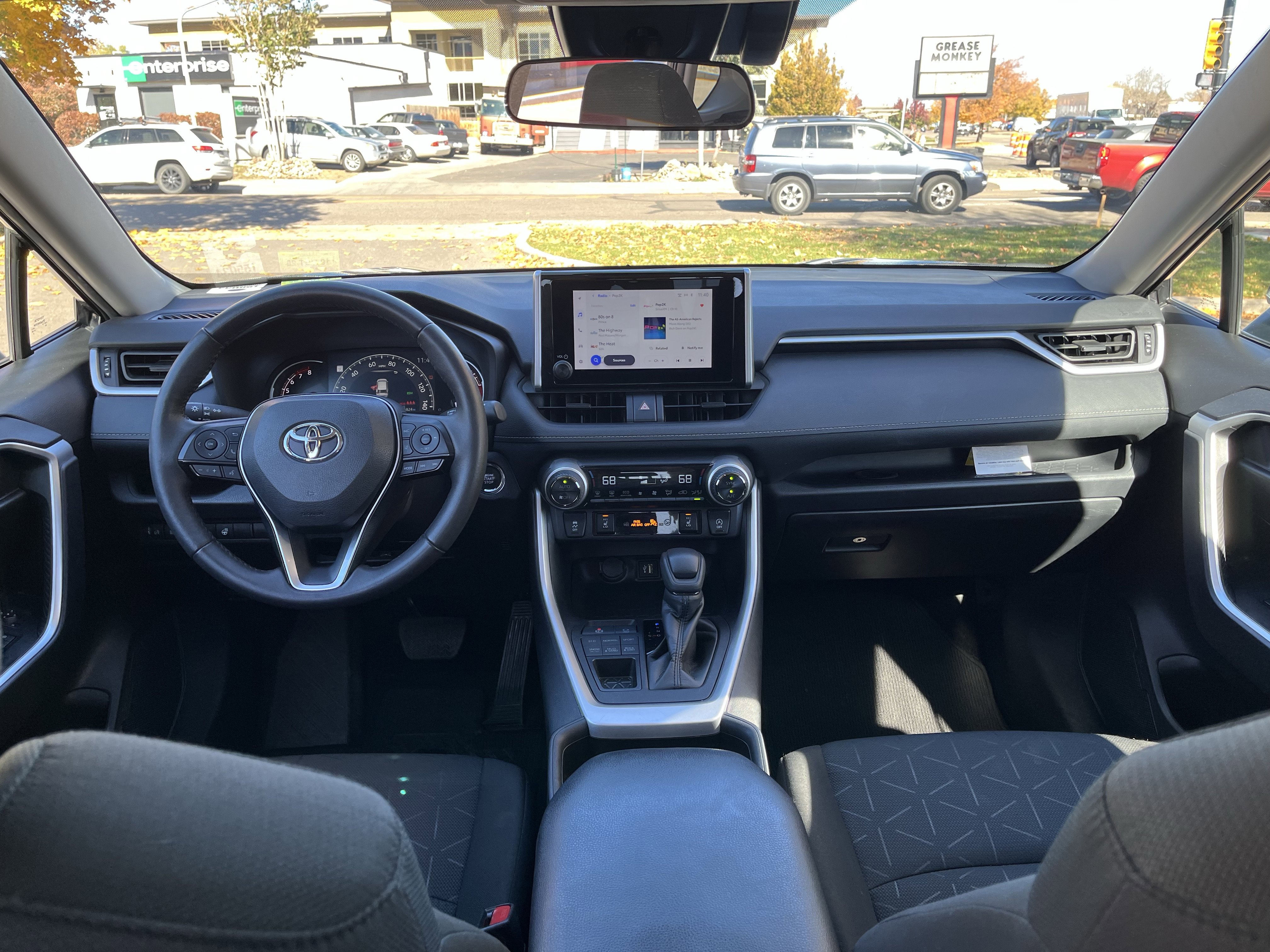 Used 2024 Toyota RAV4 XLE image 25