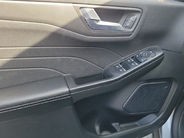 New 2024 Ford Escape SE FWD image 16
