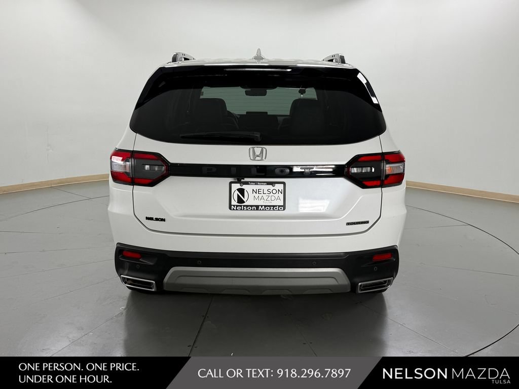 Used 2023 Honda Pilot Touring image 7