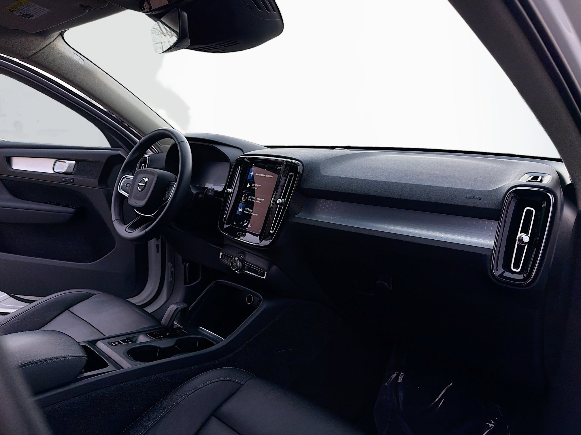 Used 2022 Volvo XC40 T5 Momentum AWD/4WD image 5