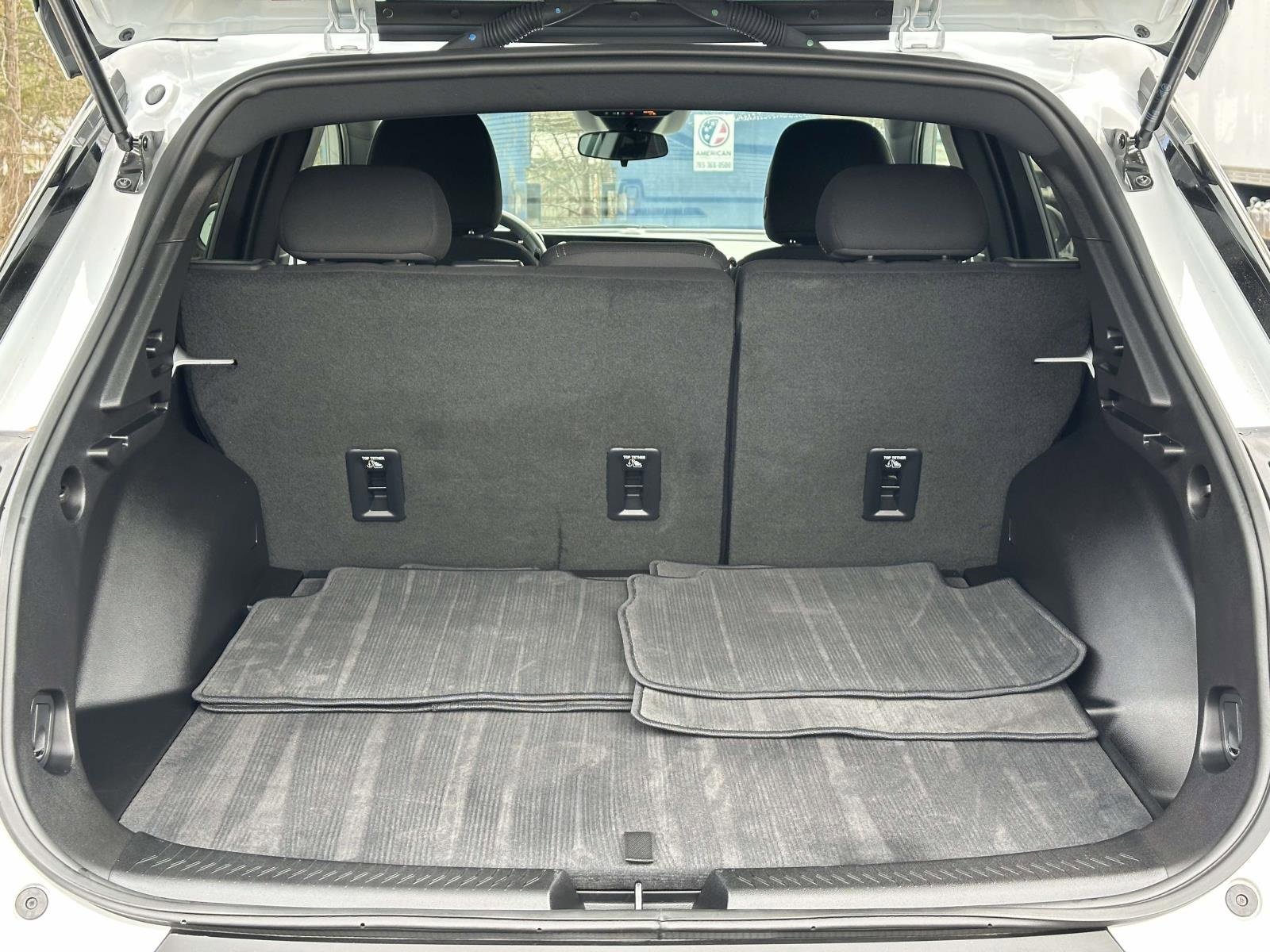 Used 2025 Chevrolet Equinox EV LT image 24